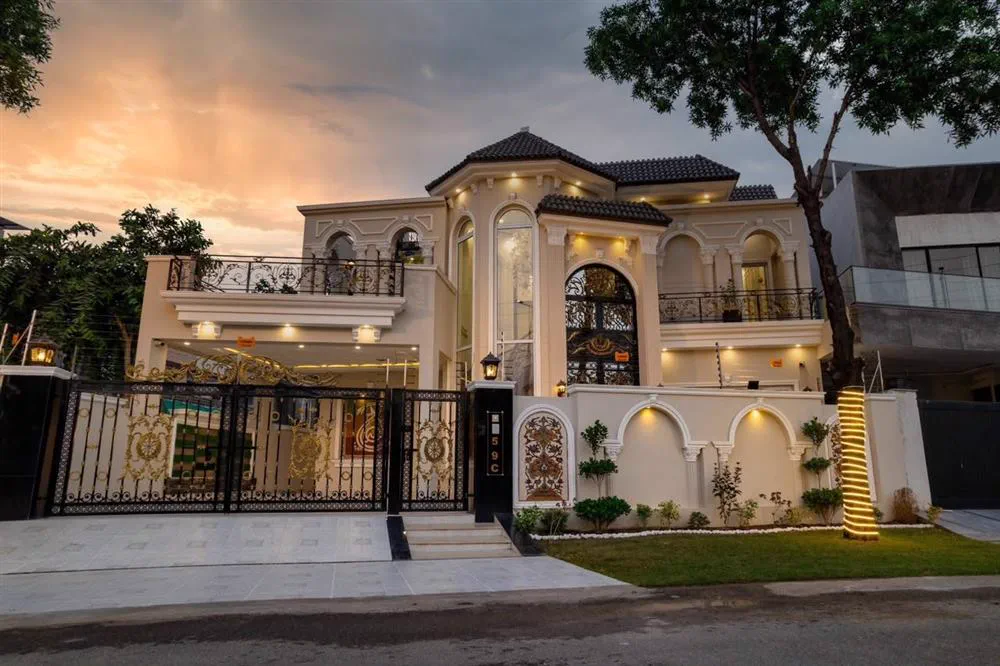 Completed luxury residence by Planet Builders & Interiors at dusk